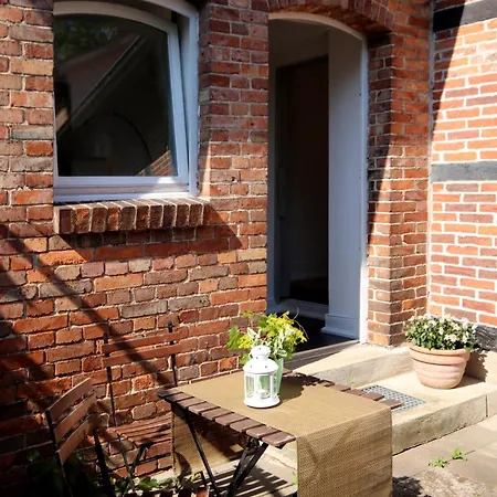 Gemuetliches Mit Kleinem Garten In Lage Apartment